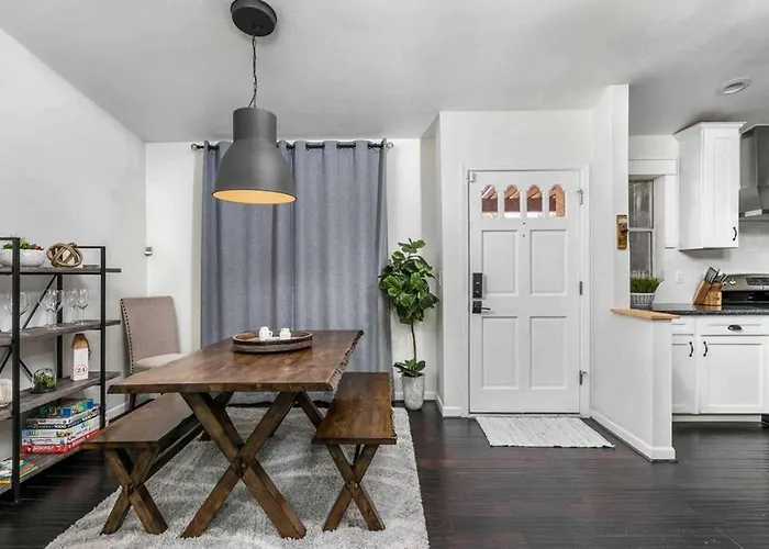 Spacious Backyard W Free Heated Pool, Tv And Bbq Dom wakacyjny