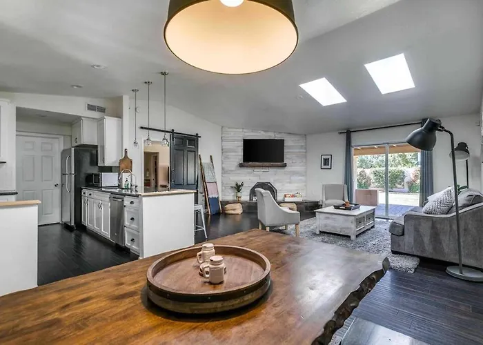 Spacious Backyard W Free Heated Pool, Tv And Bbq Dom wakacyjny